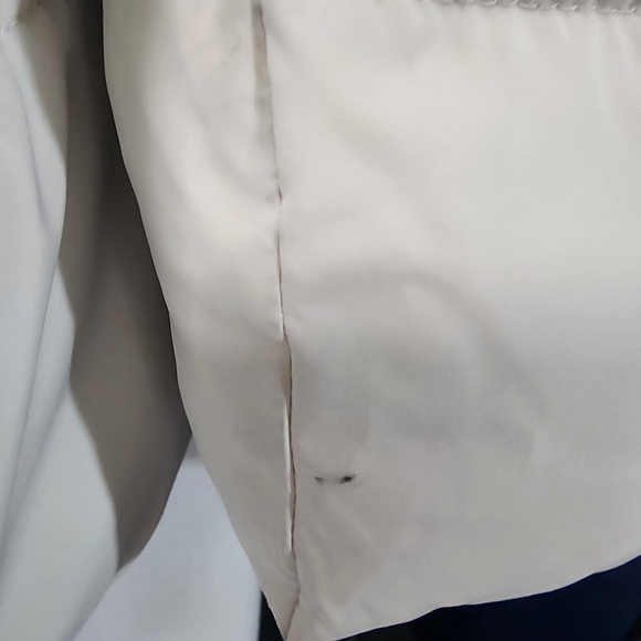 The North Face Women's White Puffer Jacket - Picture 4 of 4